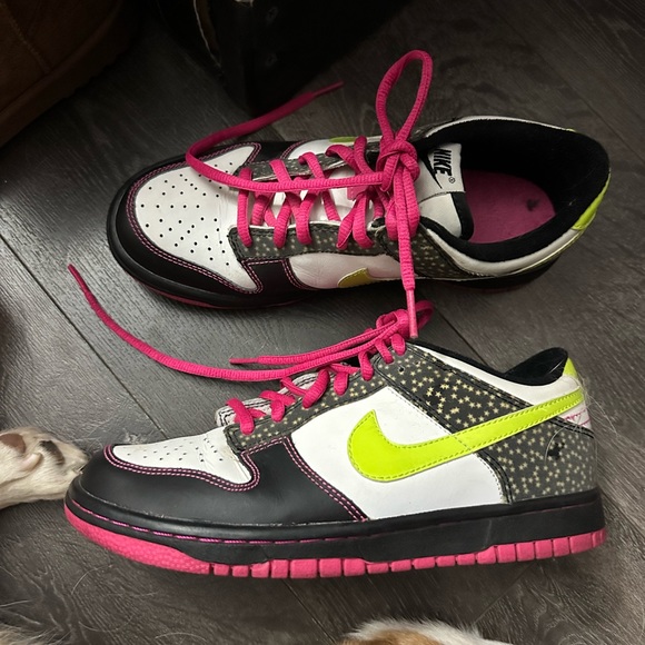 WOMEN NIKE DUNK SHOES - Picture 1 of 3